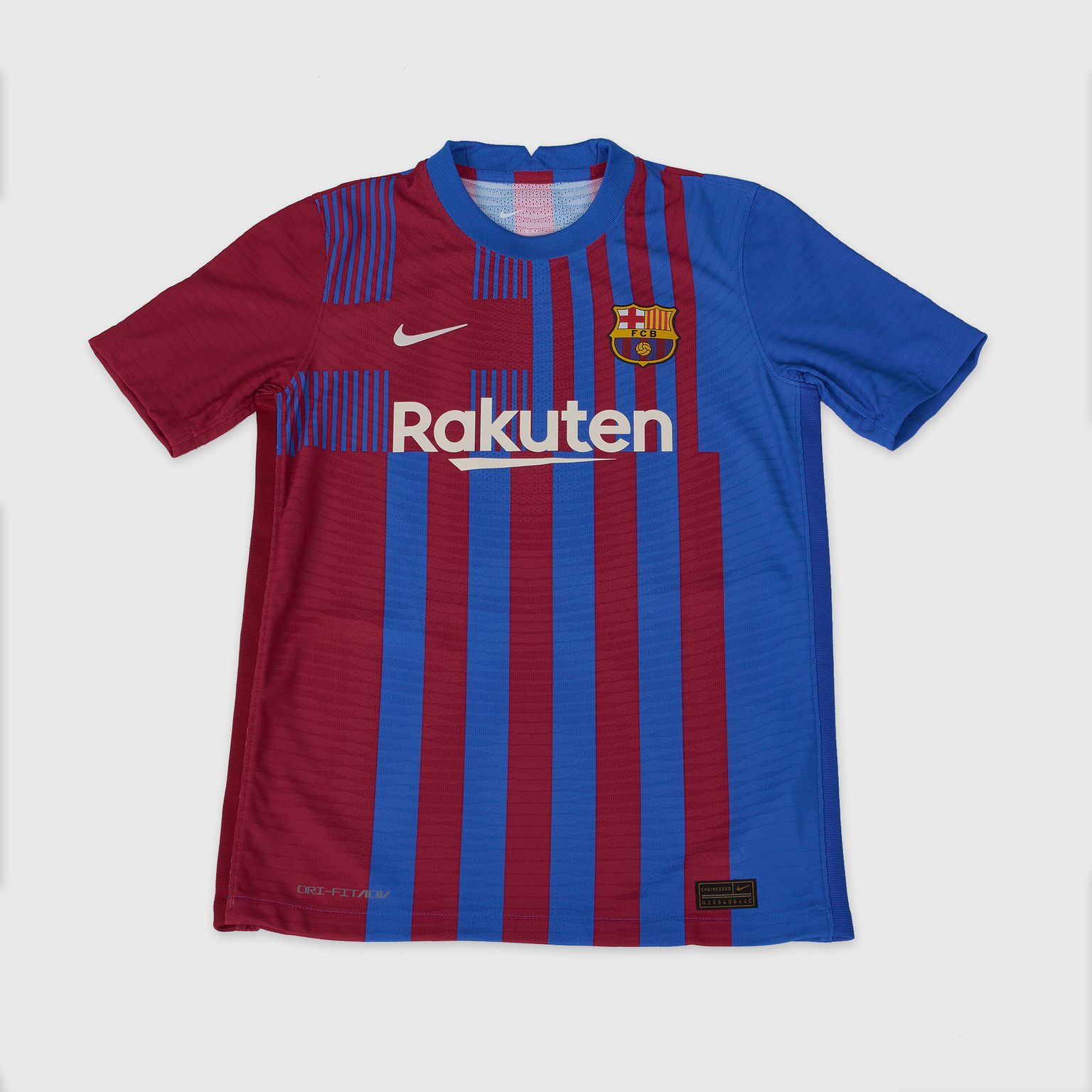 Оригинальная домашняя подростковая футболка Nike Barcelona сезон 2021/22