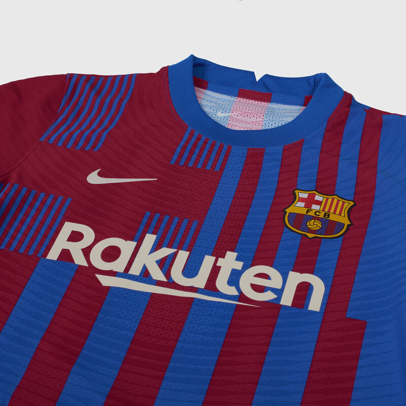 Оригинальная домашняя подростковая футболка Nike Barcelona сезон 2021/22