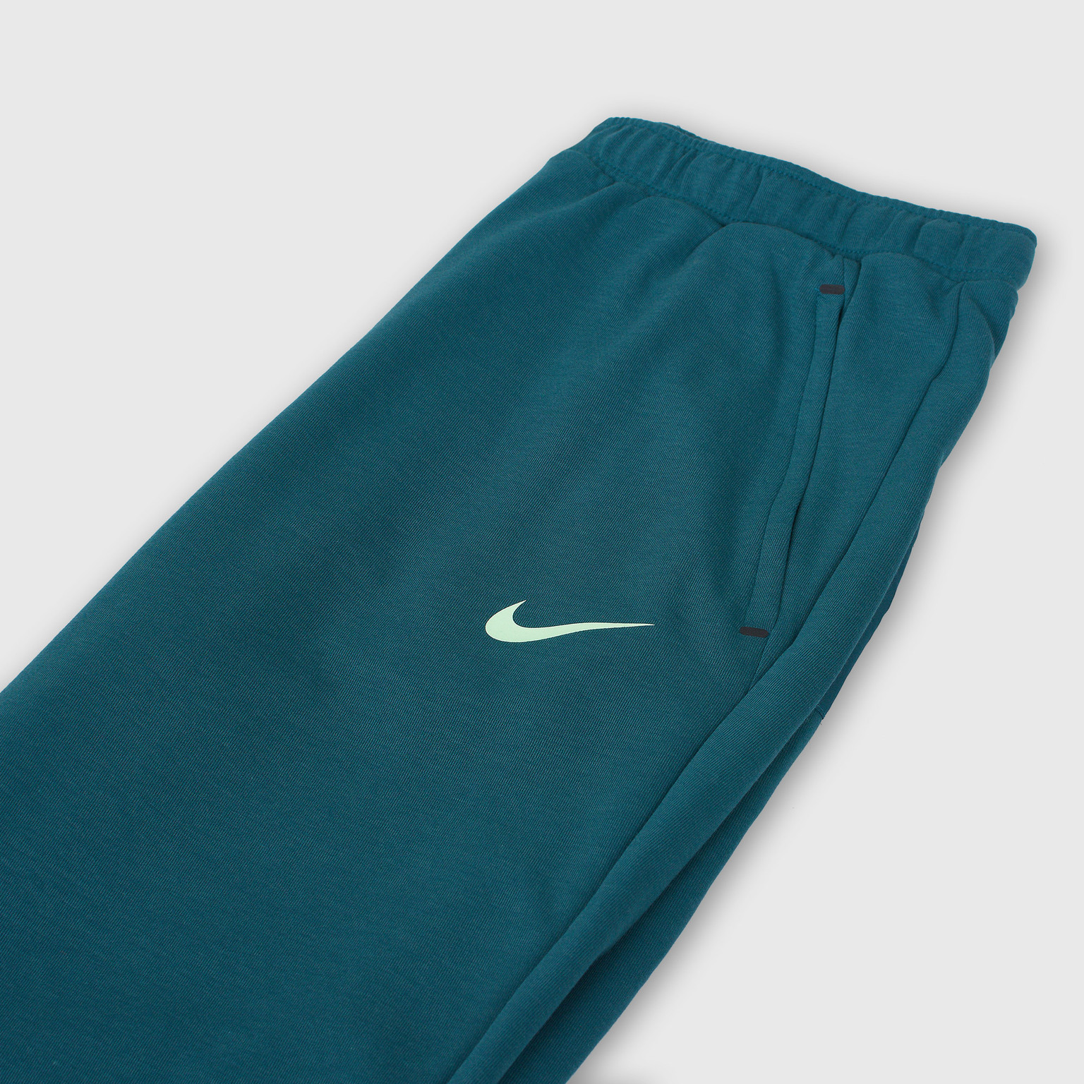 Брюки Nike Tottenham Travel Fleece DB7878-397