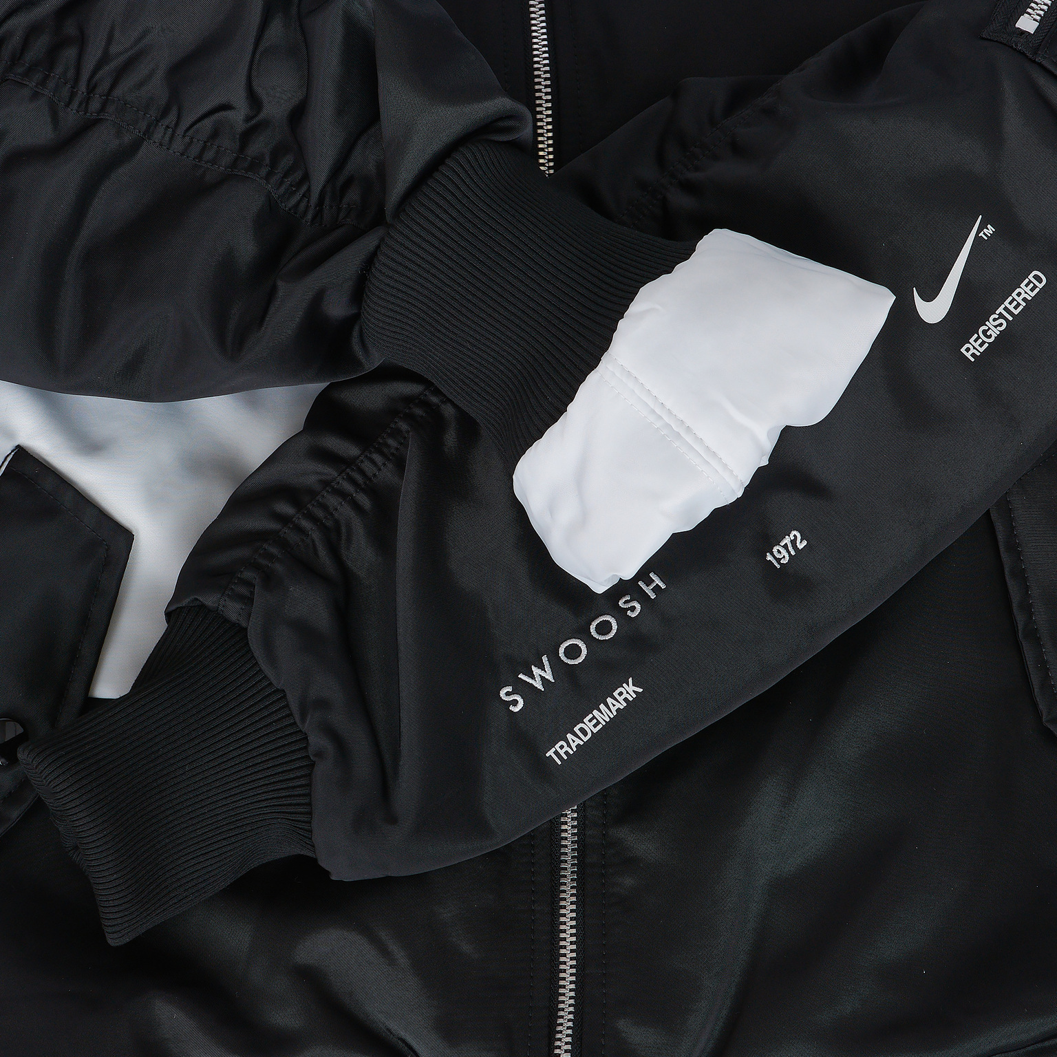 Куртка утепленная двусторонняя Nike Swoosh Bomber DD6055-010