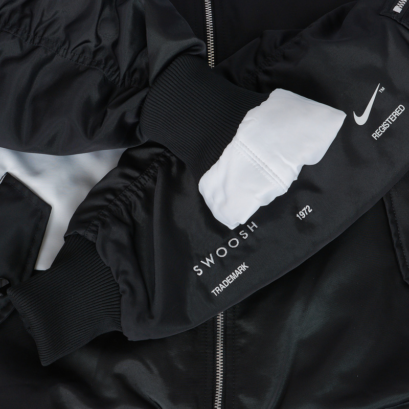 Куртка утепленная двусторонняя Nike Swoosh Bomber DD6055-010