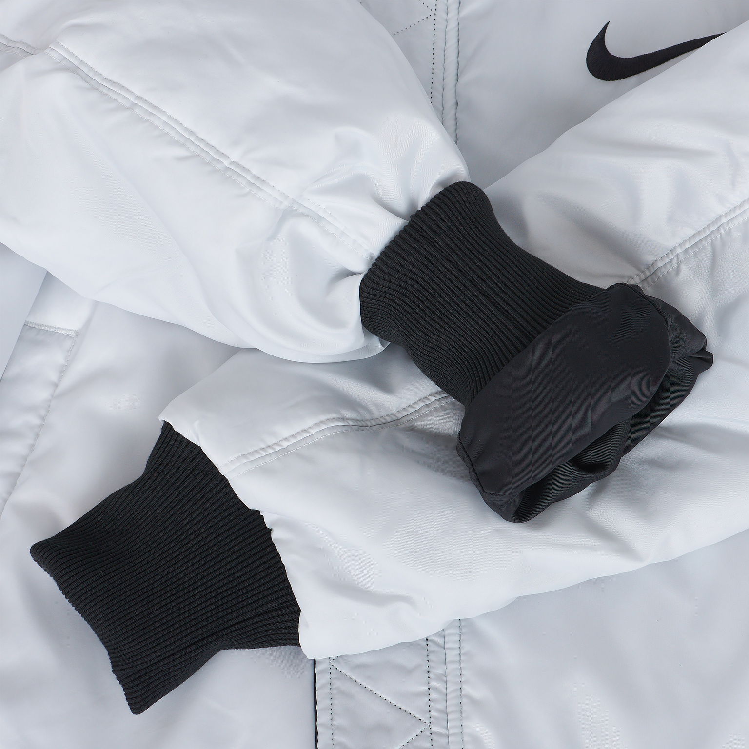 Куртка утепленная двусторонняя Nike Swoosh Bomber DD6055-010