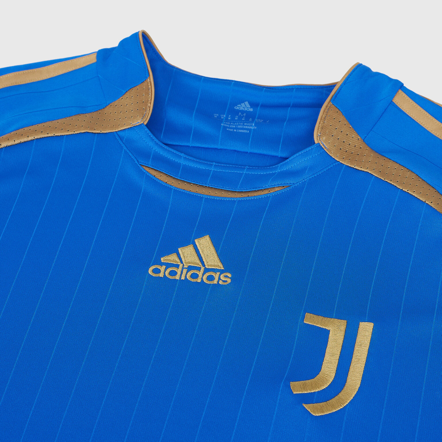Футболка игровая Adidas Juventus Teamgeist H32551