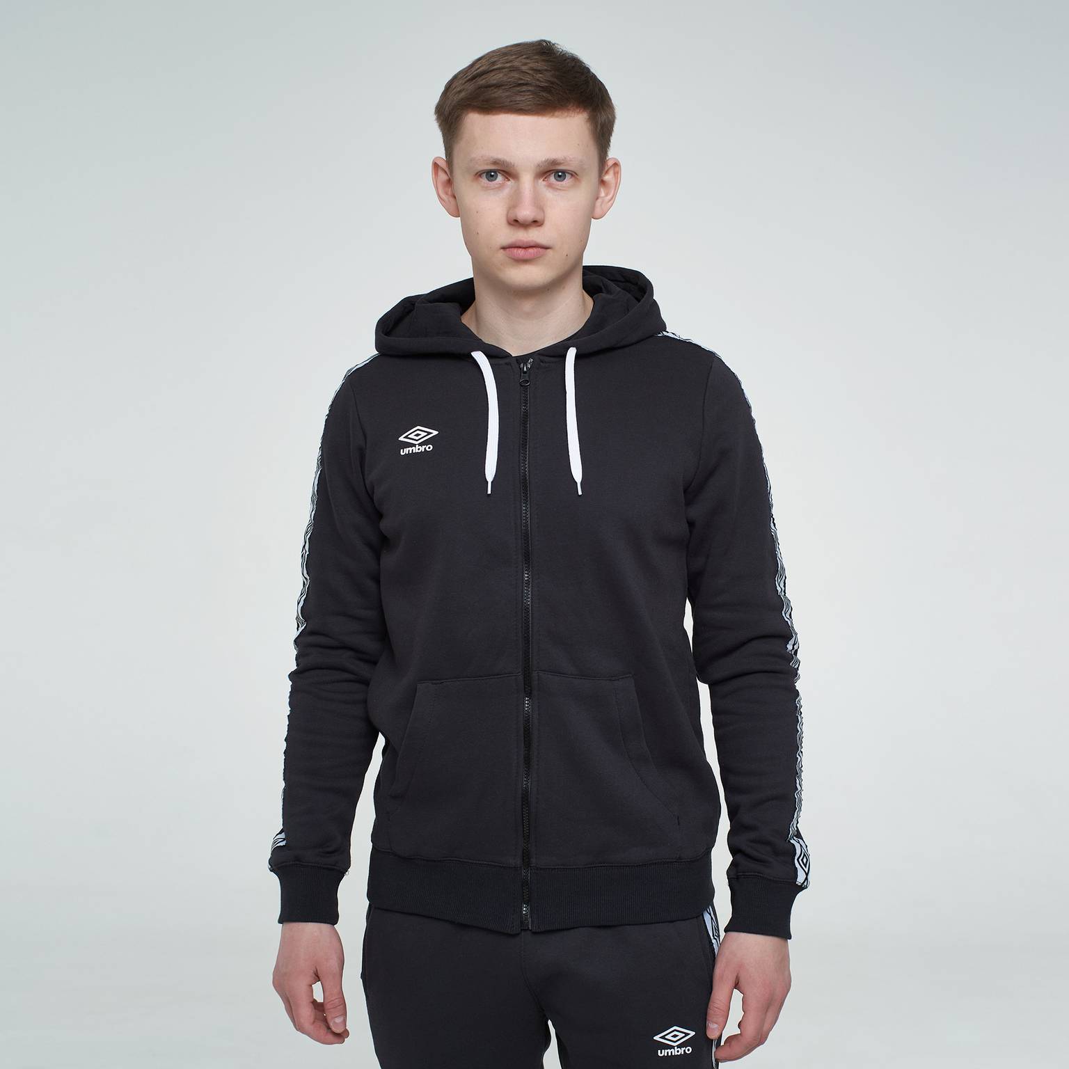 Толстовка Umbro Taped Zip Hoodie 65776U-060