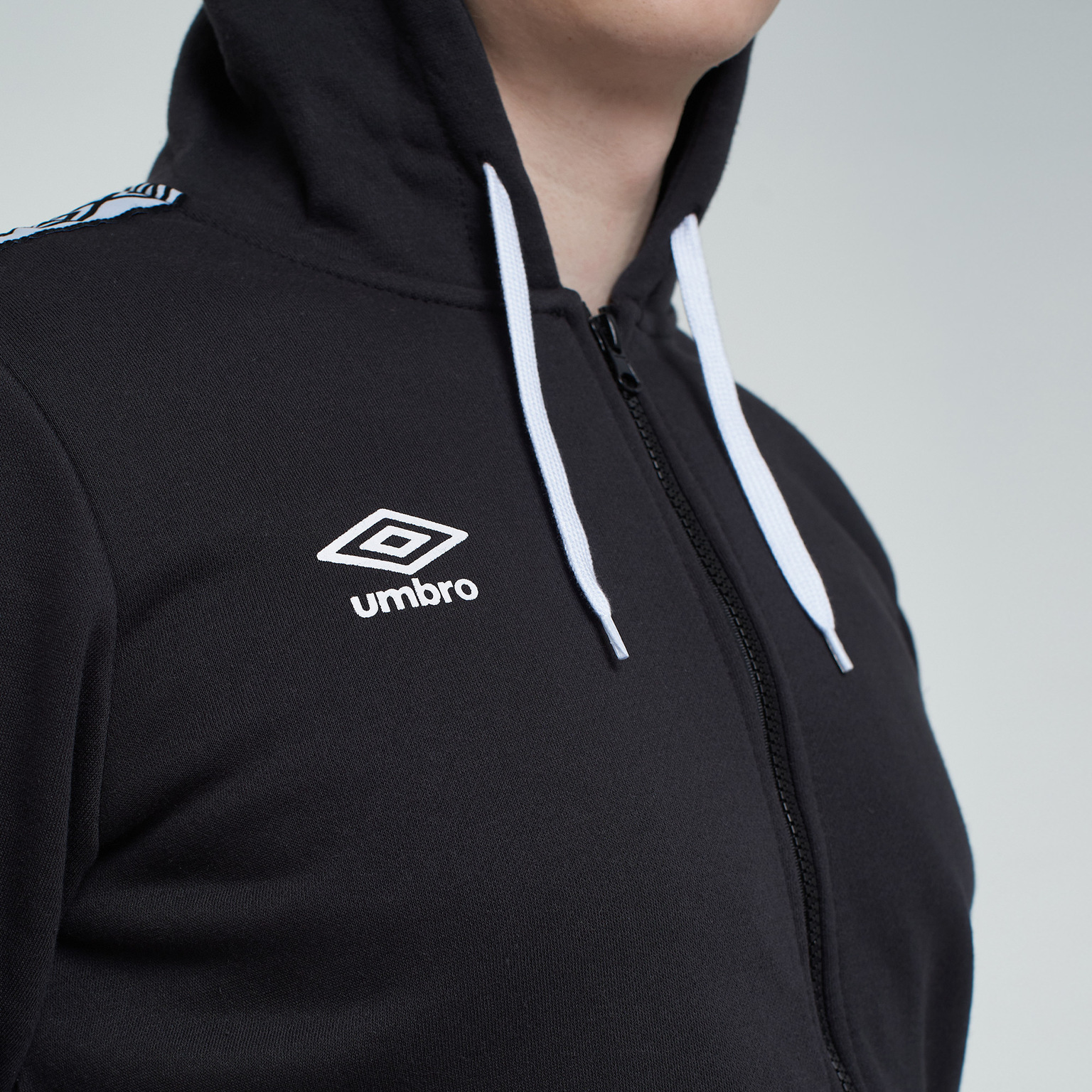 Толстовка Umbro Taped Zip Hoodie 65776U-060