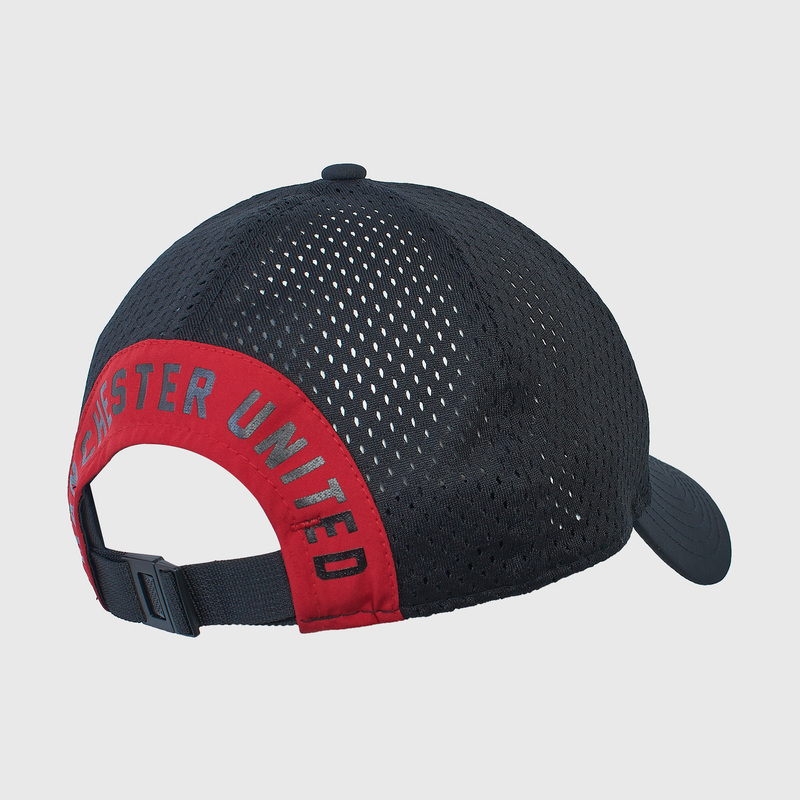 Бейсболка New Era Manchester United 60221467-BLK