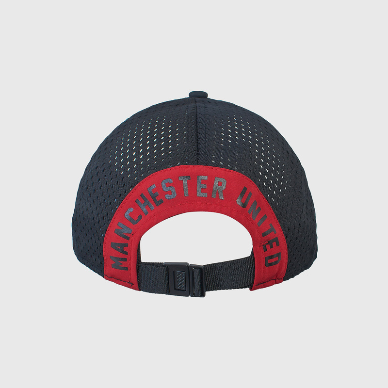 Бейсболка New Era Manchester United 60221467-BLK