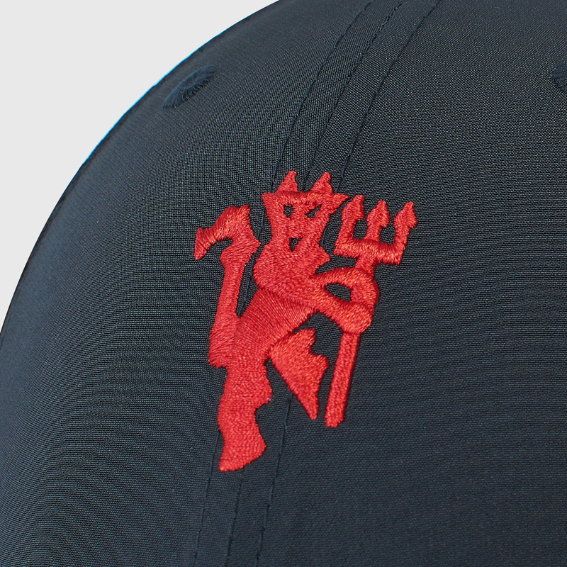 Бейсболка New Era Manchester United 60221467-BLK