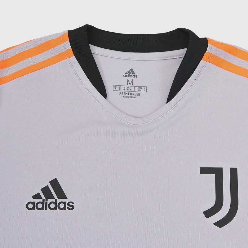 Футболка тренировочная Adidas Juventus сезон 2021/22