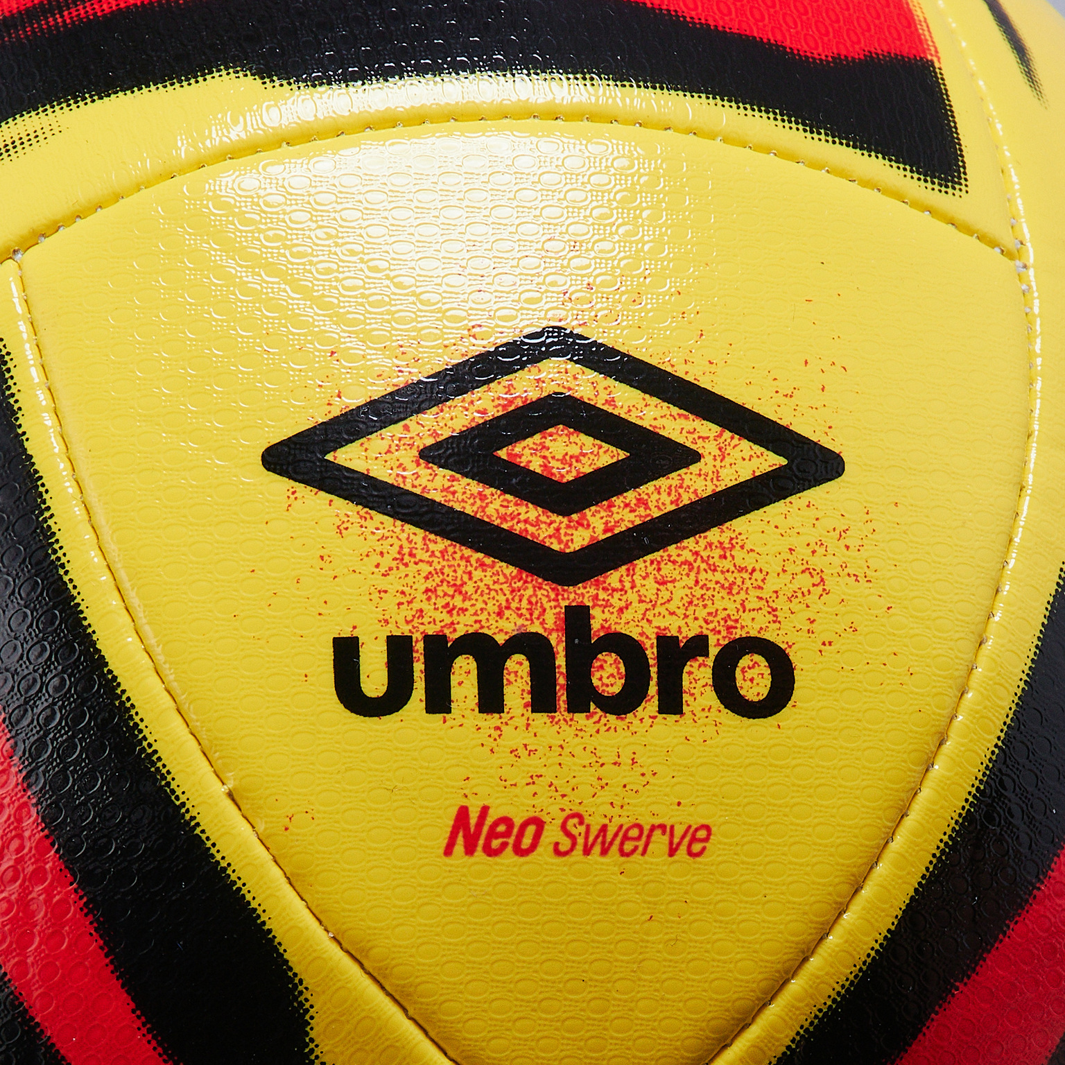 Футбольный мяч Umbro Neo Swerve Non IMS 21145U-KRW