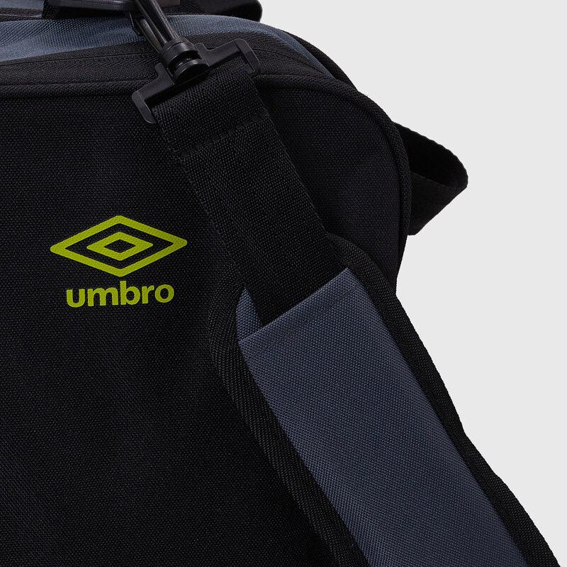 Сумка Umbro Pro Training 2.0 Medium Holdall 30806U-JP5