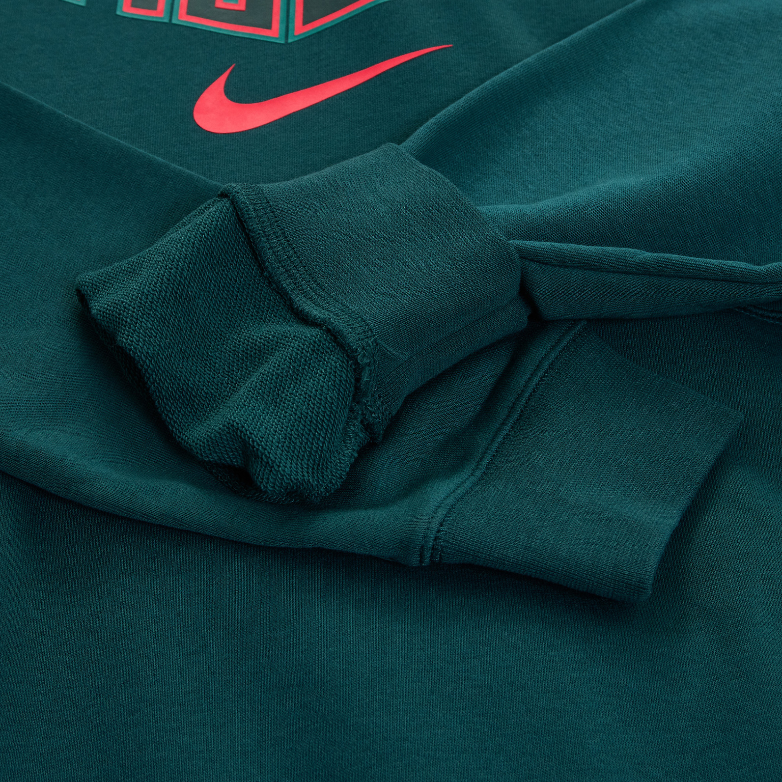 Толстовка Nike Liverpool Travel Fleece DJ9667-375