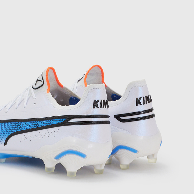 Бутсы Puma King Ultimate FG/AG 10709701