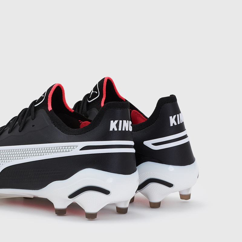 Бутсы Puma King Ultimate FG/AG 10756301