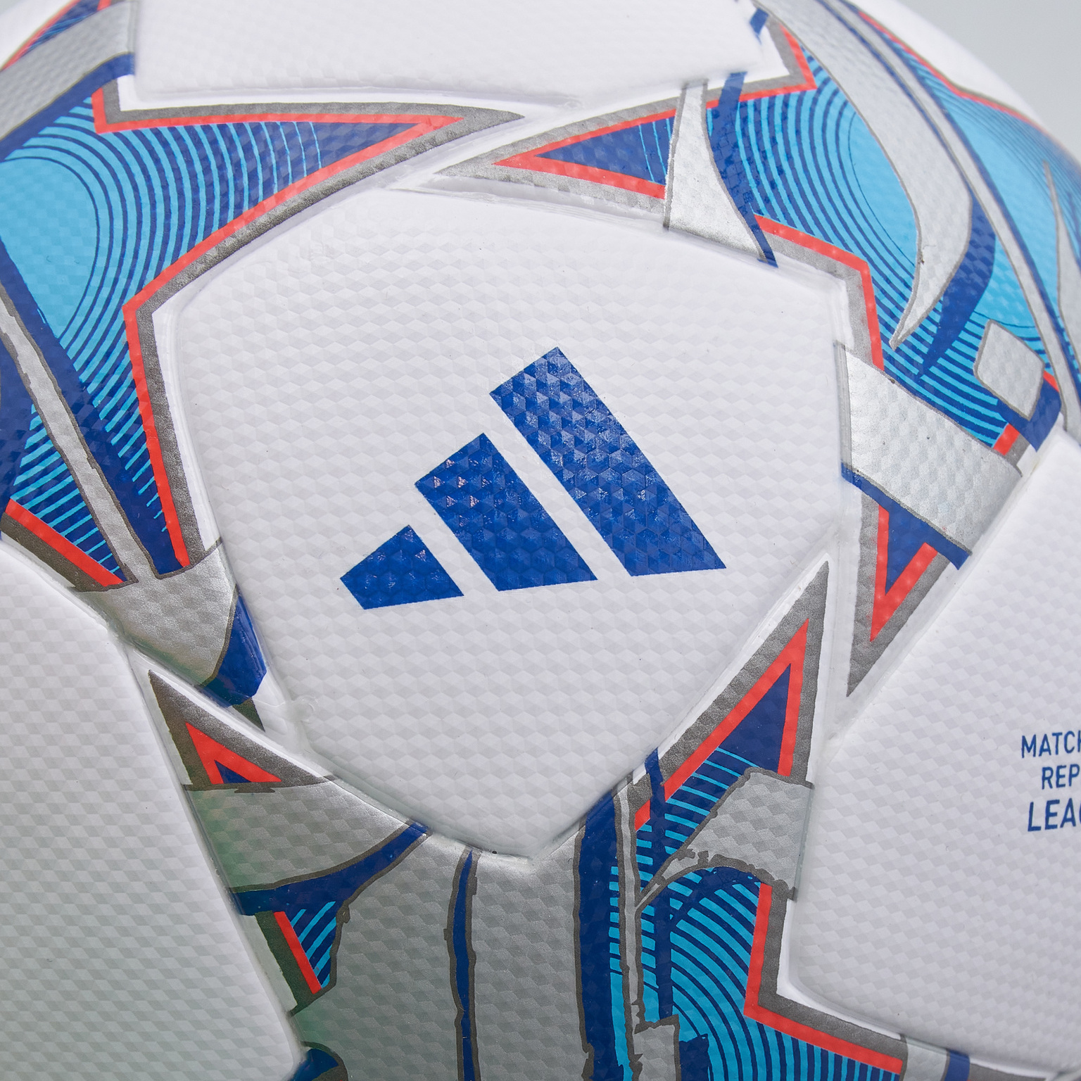 Футбольный мяч Adidas UCL League IA0954