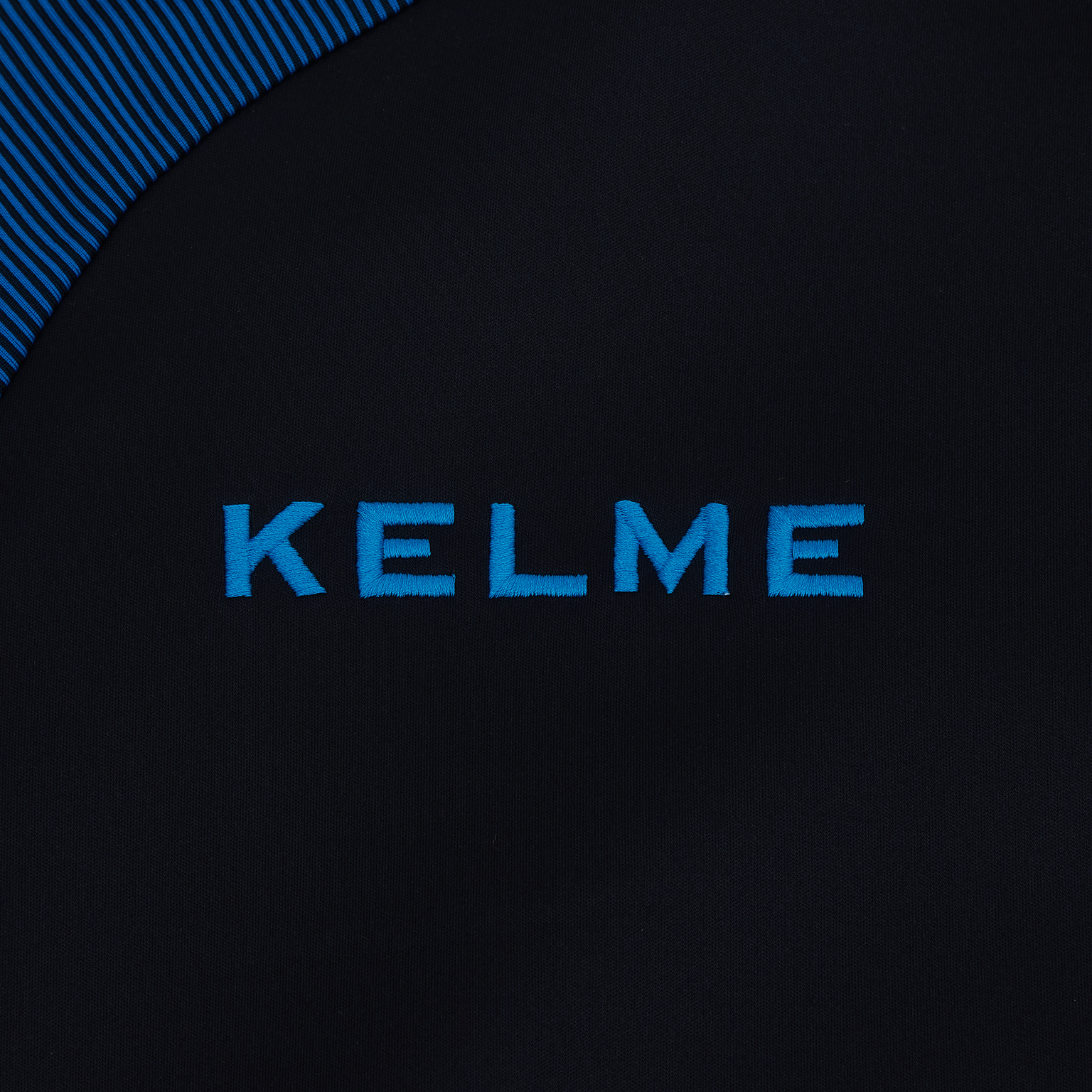 Свитер тренировочный Kelme Training Top 1/4 Zip 3871301-020