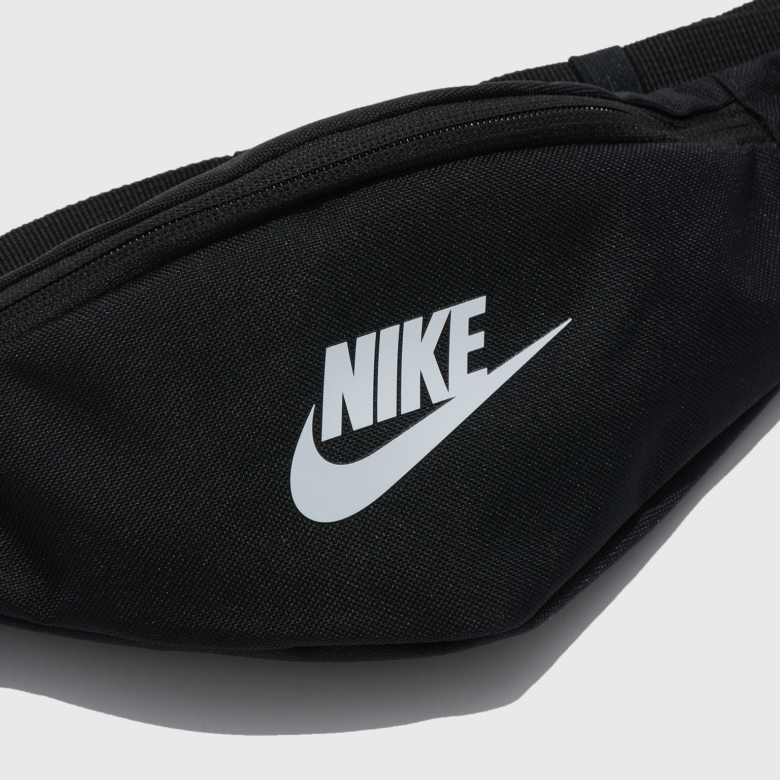 Сумка на пояс Nike Heritage Waistpack DB0488-010