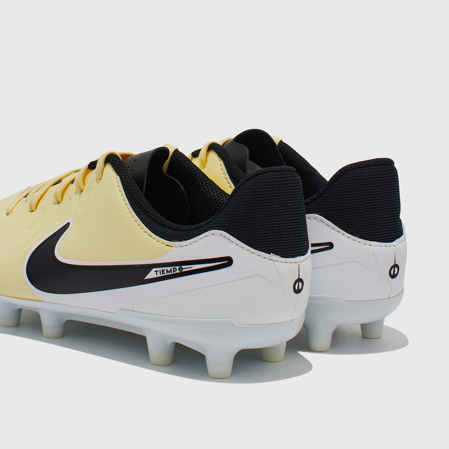 Бутсы детские Nike Legend 10 Academy FG/MG DV4348-700