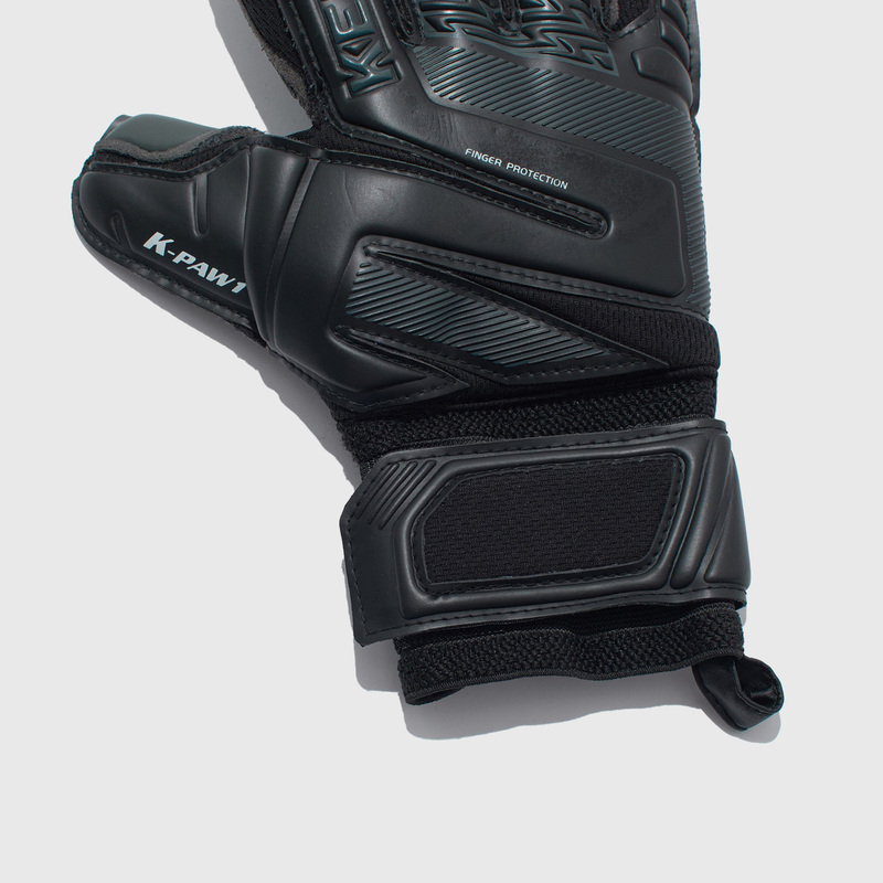 Перчатки вратарские Kelme 8101ST5005-000