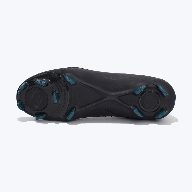 Бутсы Nike Phantom GX II Academy FG/MG FD6723-002