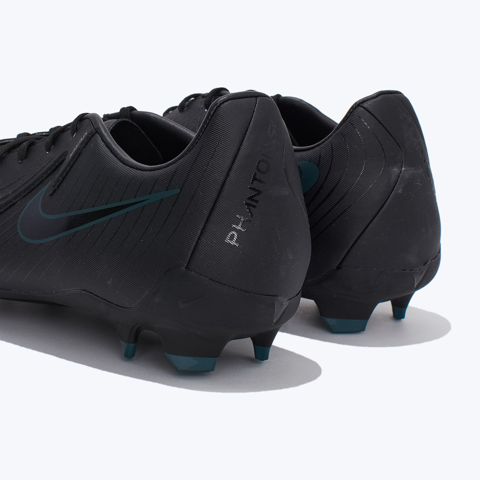 Бутсы Nike Phantom GX II Academy FG/MG FD6723-002