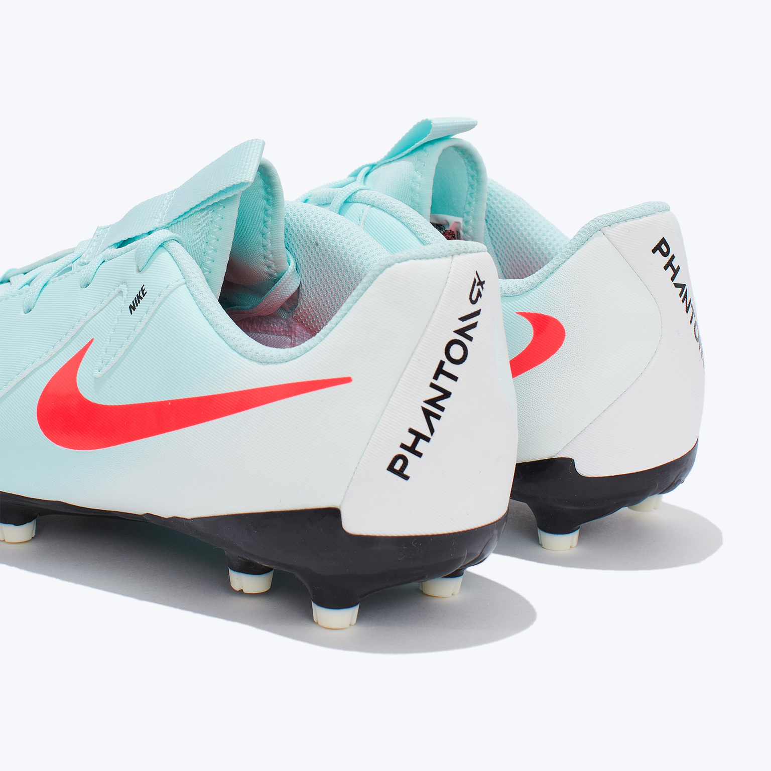 Бутсы детские Nike Phantom GX II Academy FG/MG FD6722-300