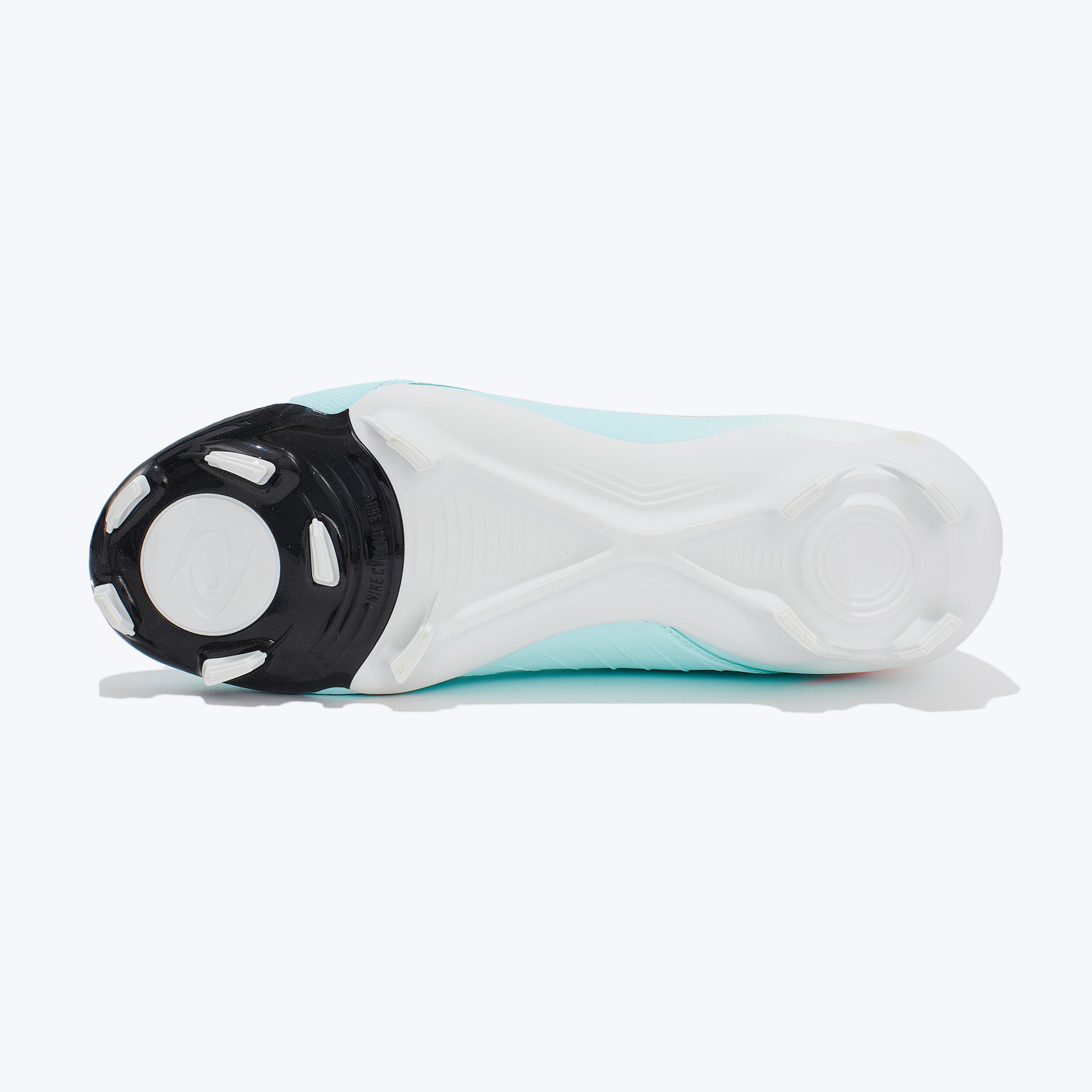 Бутсы Nike Phantom Luna II Academy FG/MG FD6725-300