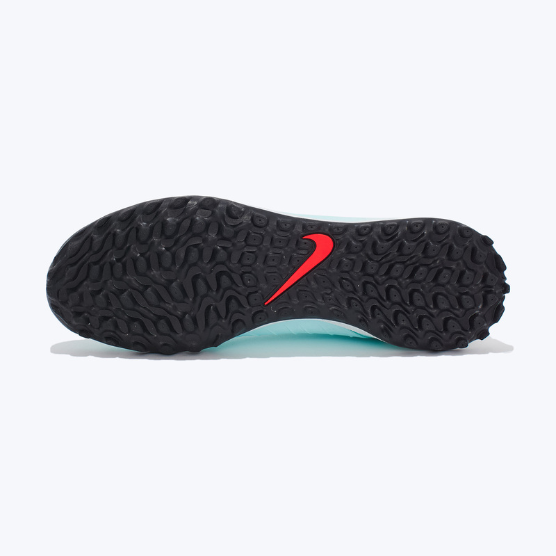Шиповки Nike Phantom Luna II Academy TF FJ2566-300