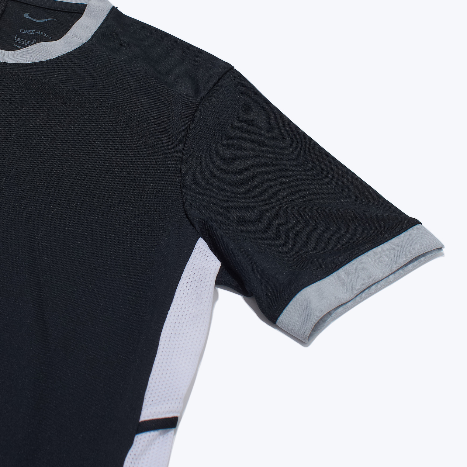 Футболка тренировочная подростковая Nike Academy FZ9758-010
