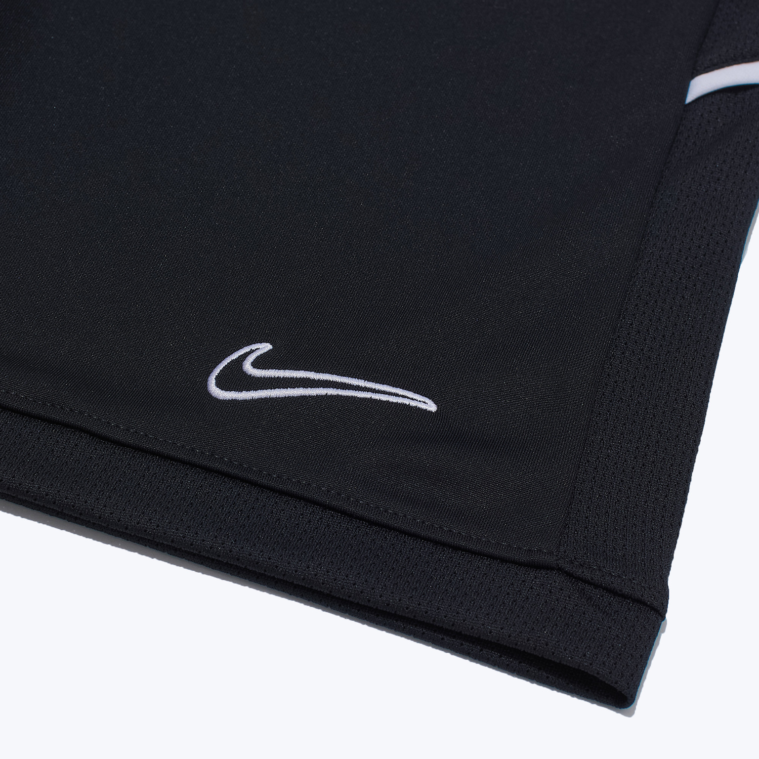 Шорты тренировочные подростковые Nike Academy FZ9784-010