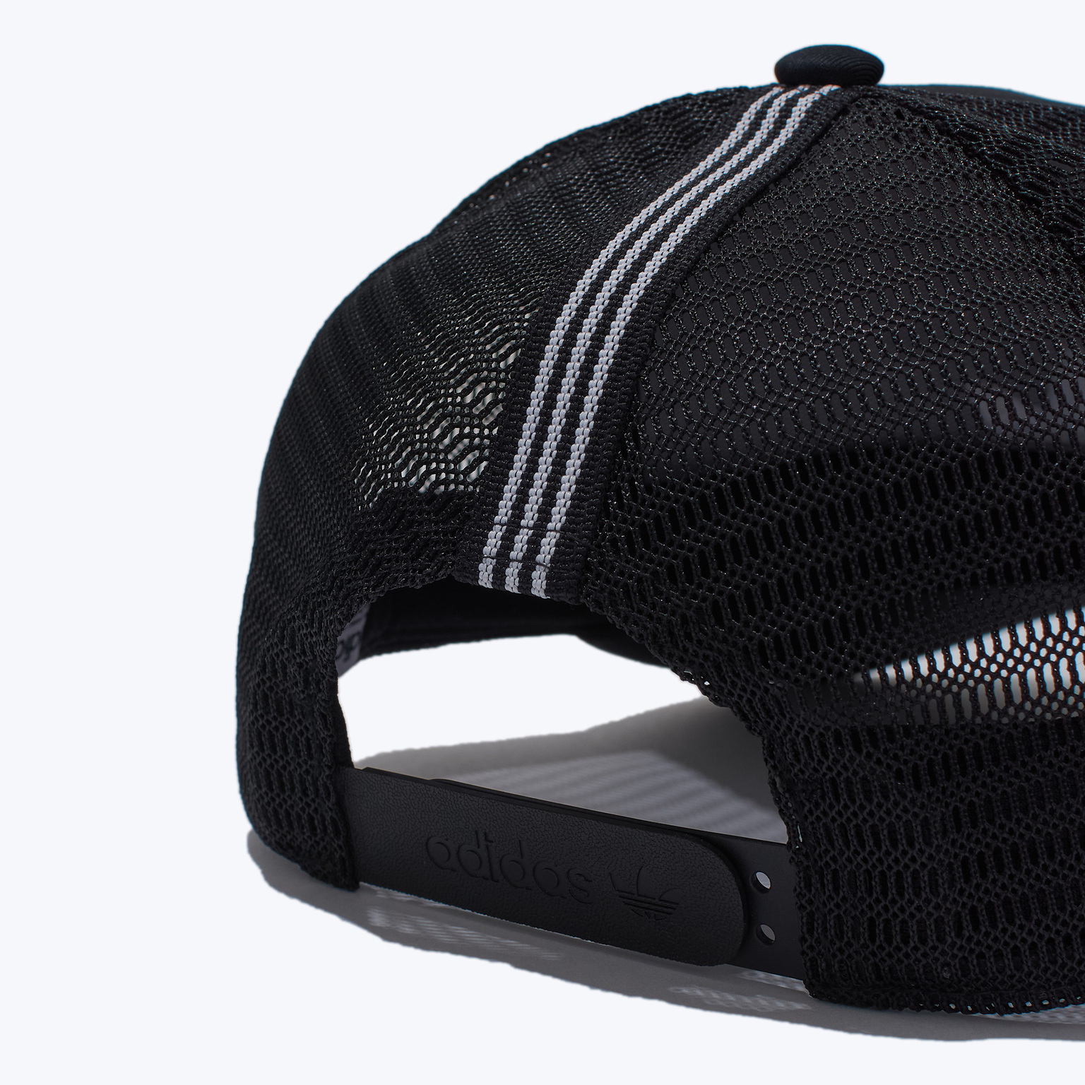 Бейсболка Adidas Curved Trucker JC6038