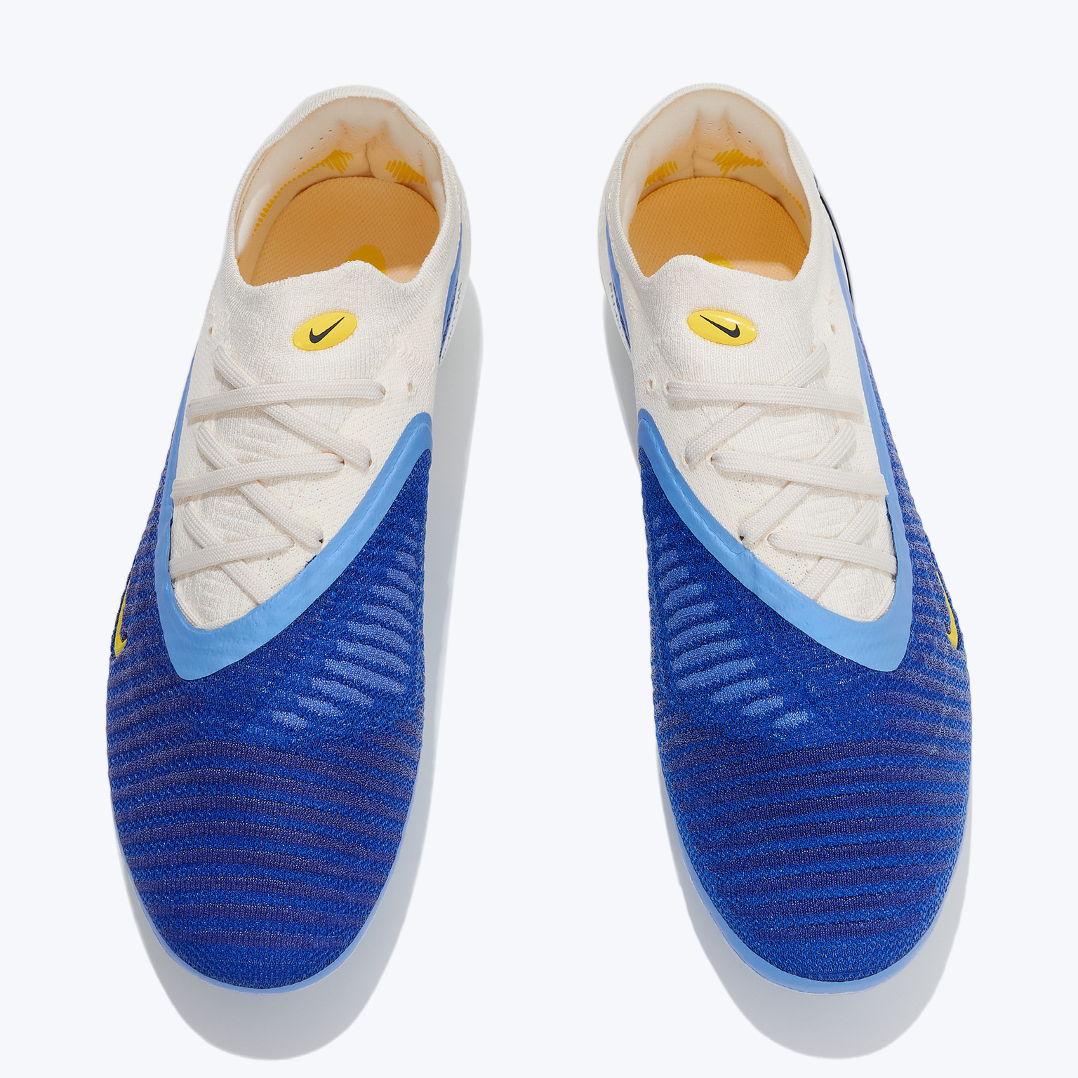 Бутсы Nike Phantom 6 Elite Low FG HQ2331-400