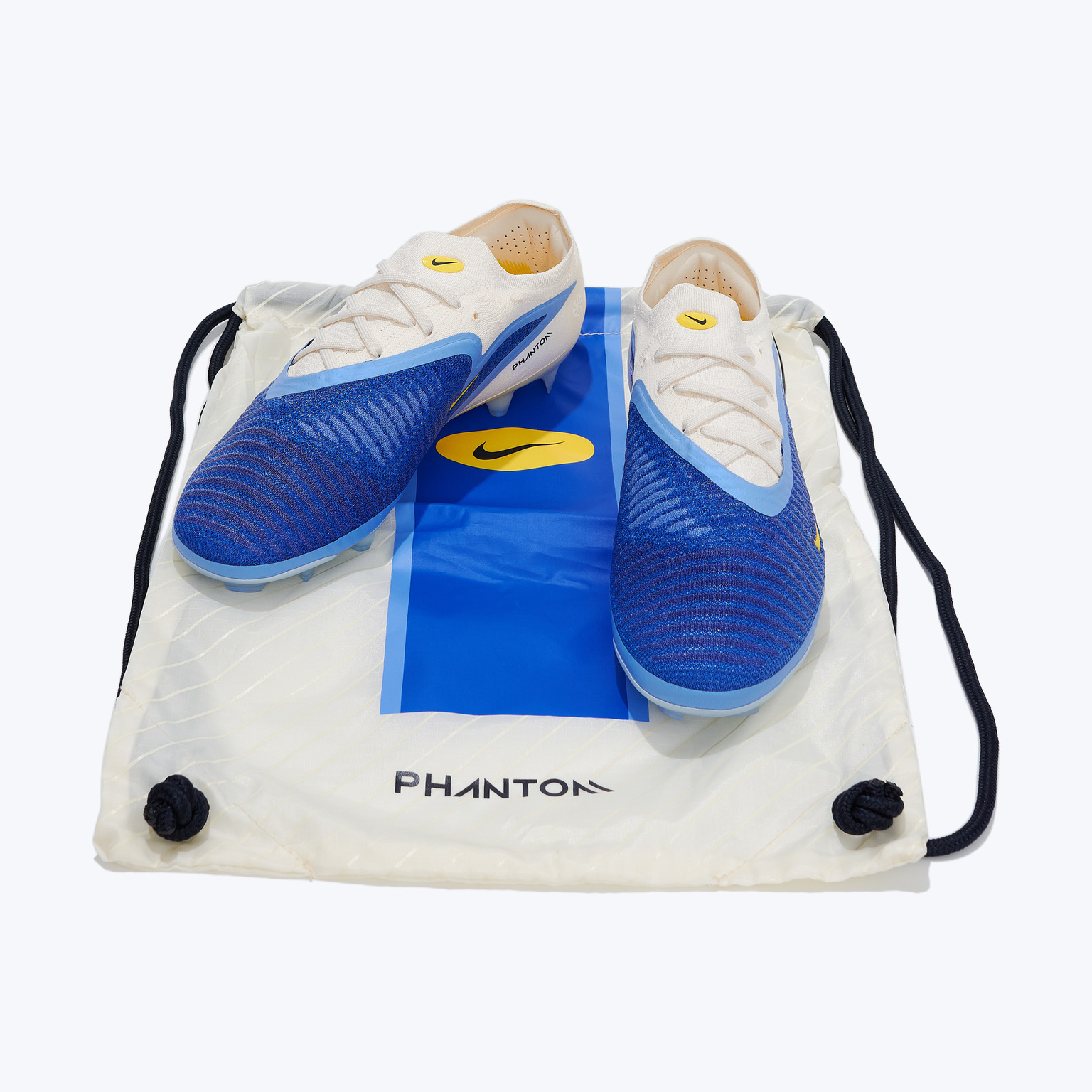 Бутсы Nike Phantom 6 Elite Low FG HQ2331-400