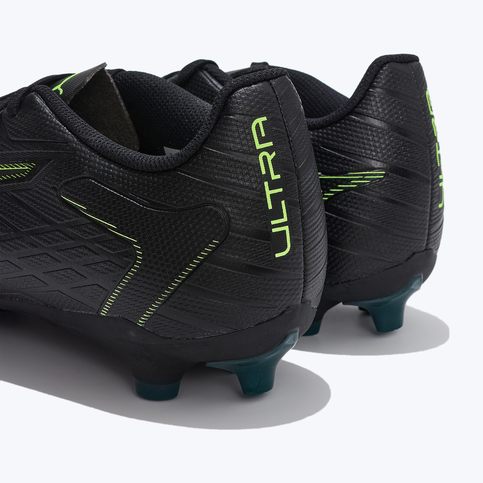 Бутсы Puma Ultra 6 Play FG/MG 10853202