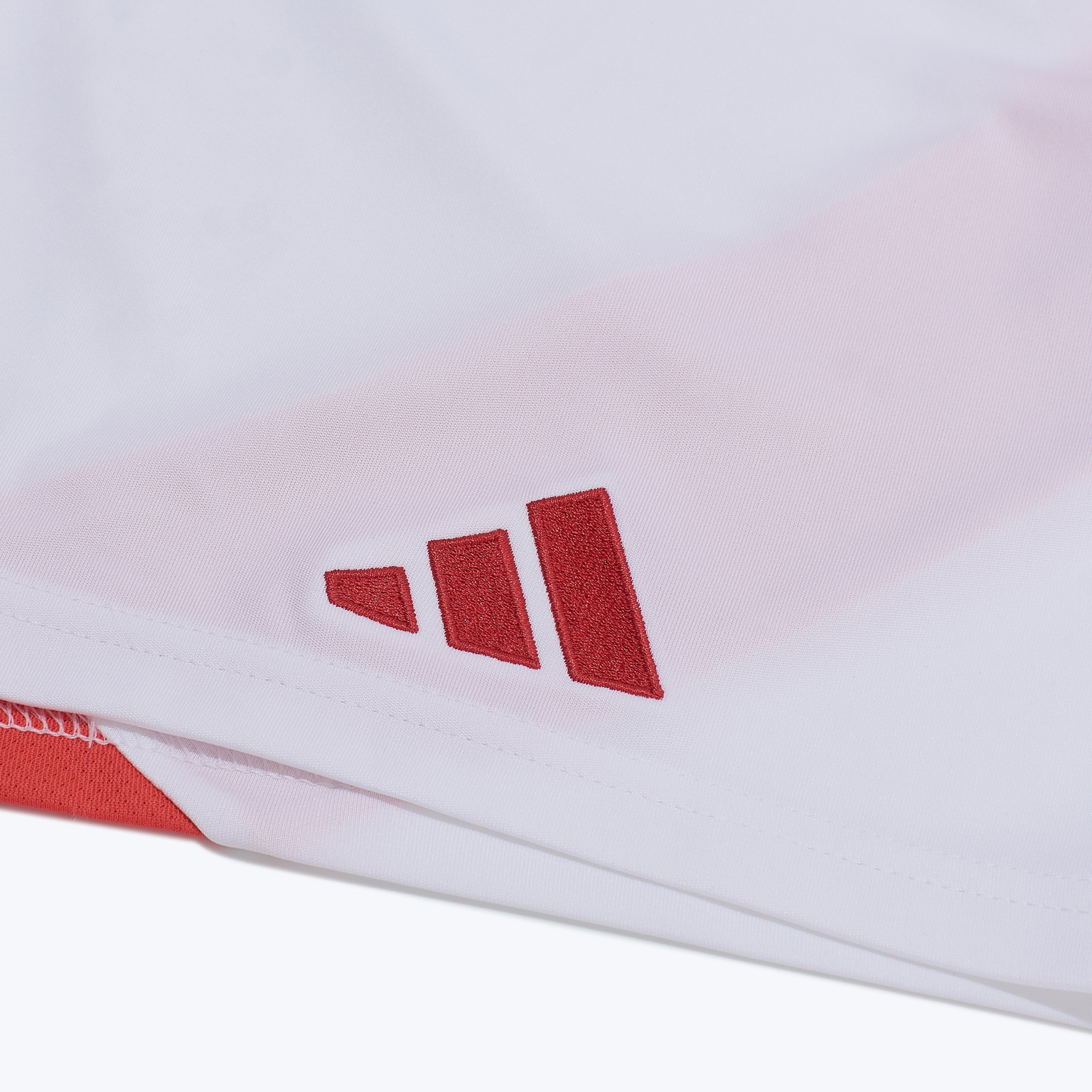 Шорты домашние подростковые Adidas Manchester United сезон 2024/25