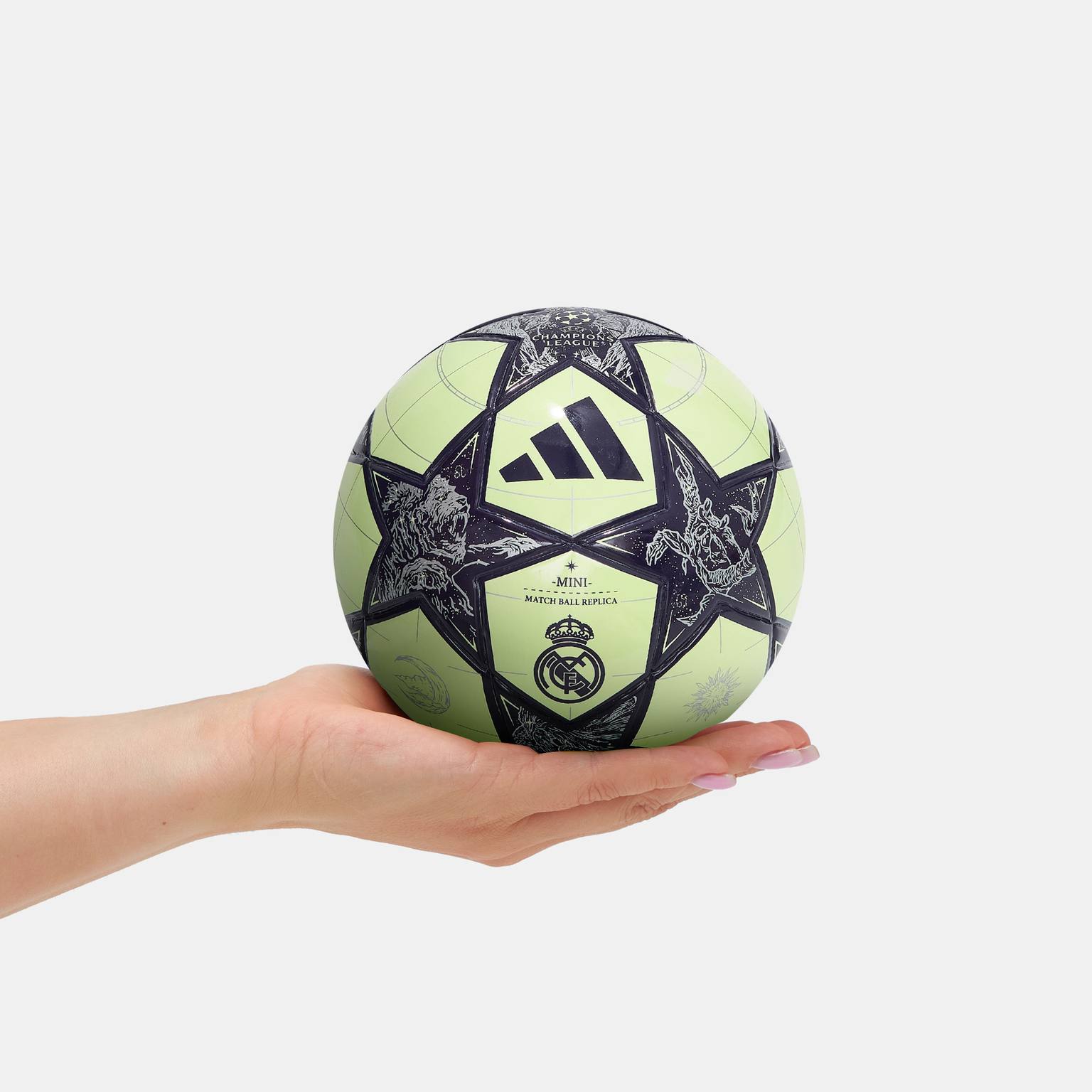 Сувенирный мяч Adidas Real Madrid Mini JN7306