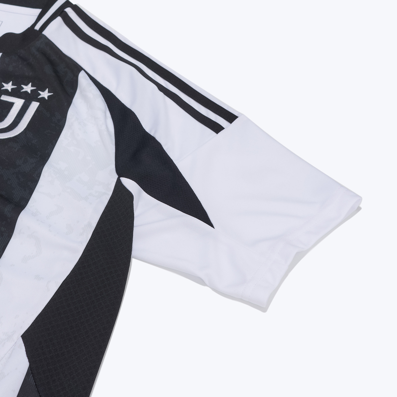 Футболка игровая домашняя Adidas Juventus сезон 2024/25