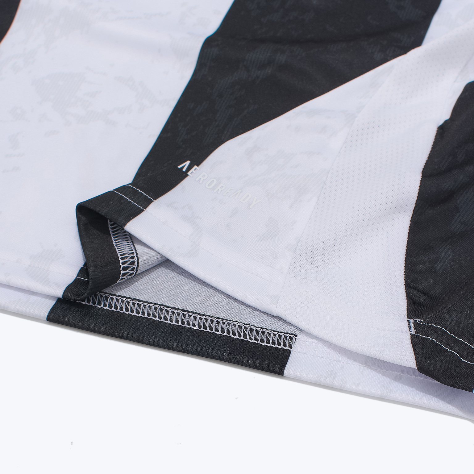 Футболка игровая домашняя Adidas Juventus сезон 2024/25