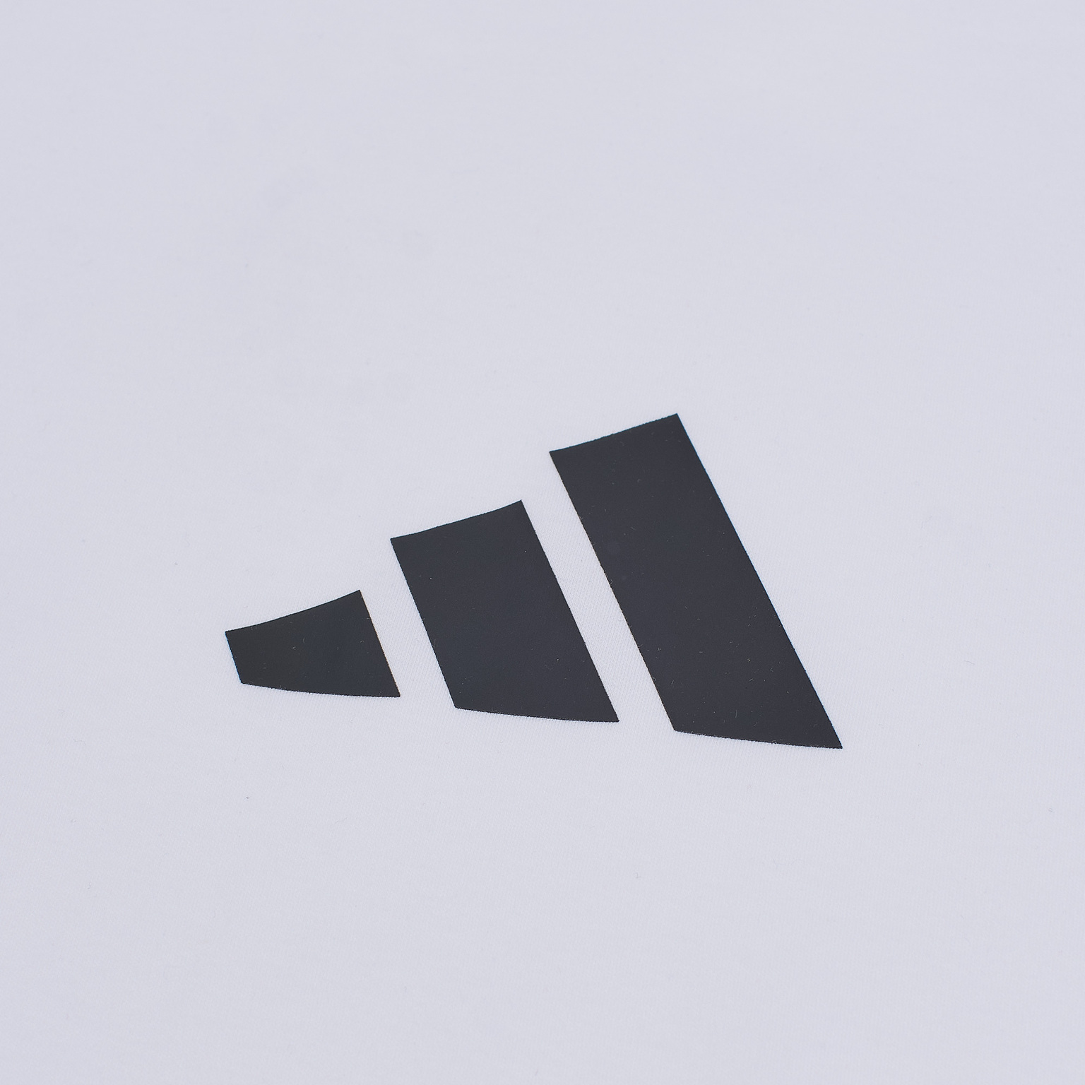 Футболка хлопковая Adidas Z.N.E. Tee JE3078