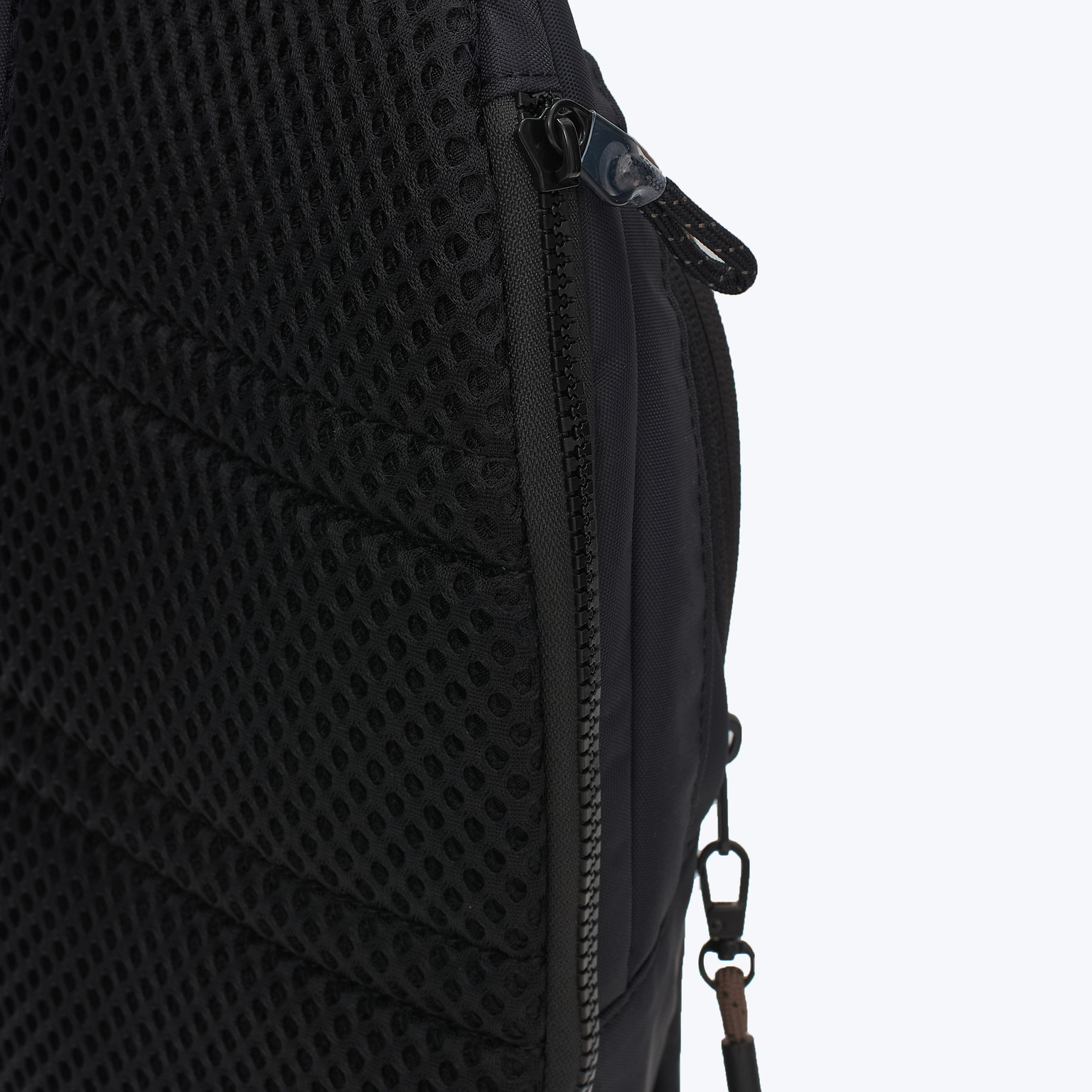 Сумка через плечо Nike NSW Essentials Sling Bag DJ9796-010