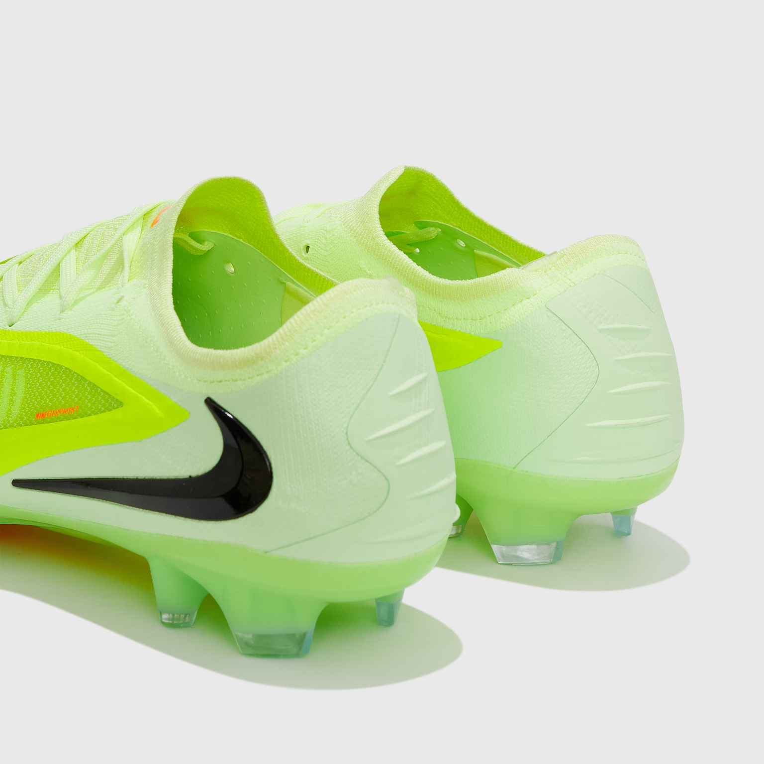 Бутсы Nike Phantom 6 Elite Low FG HJ2146-801 – купить в футбольном