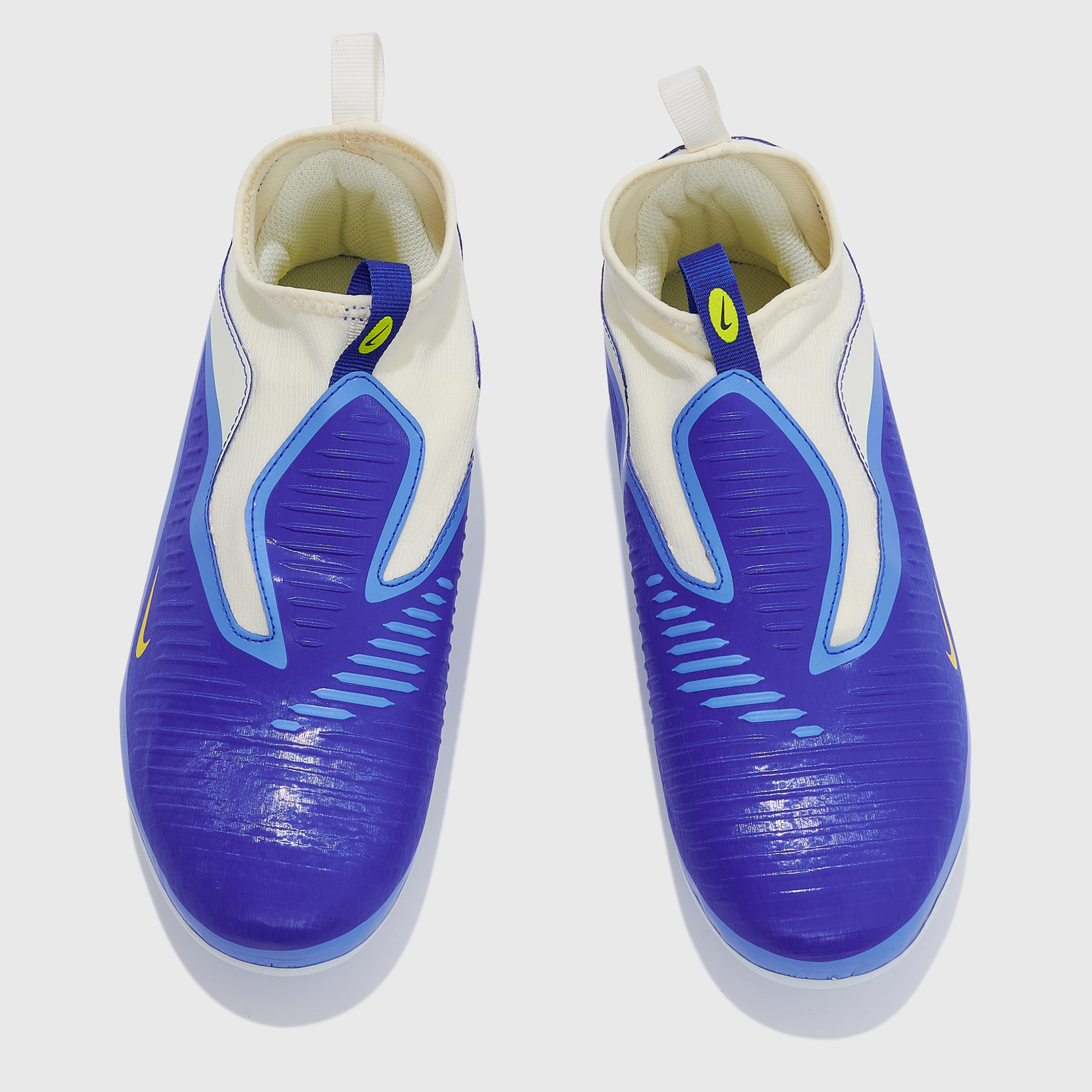 Бутсы детские Nike Phantom 360 DF Academy FG HQ2044-400