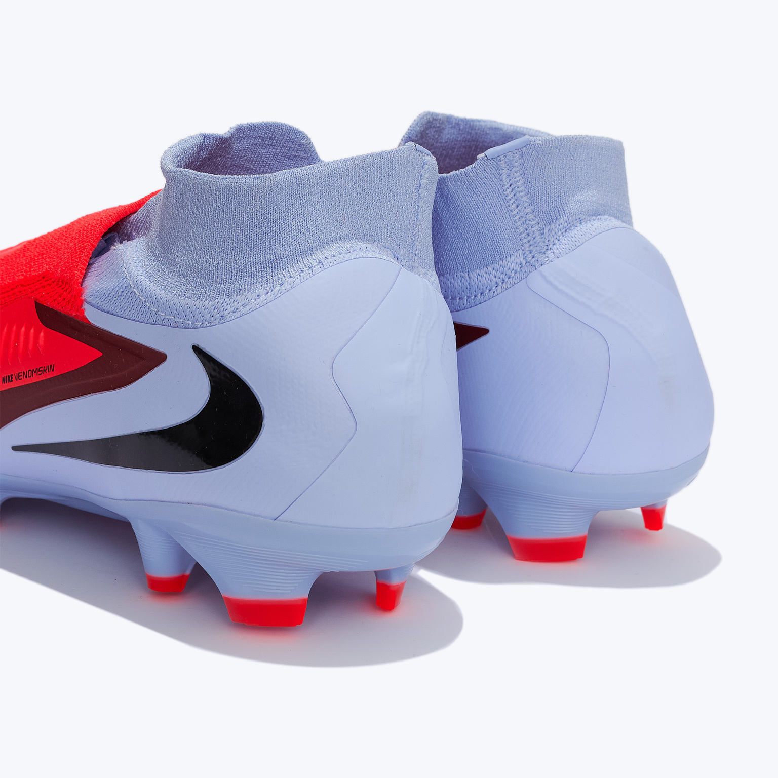 Бутсы Nike Phantom 6 High Pro FG HQ2311-400