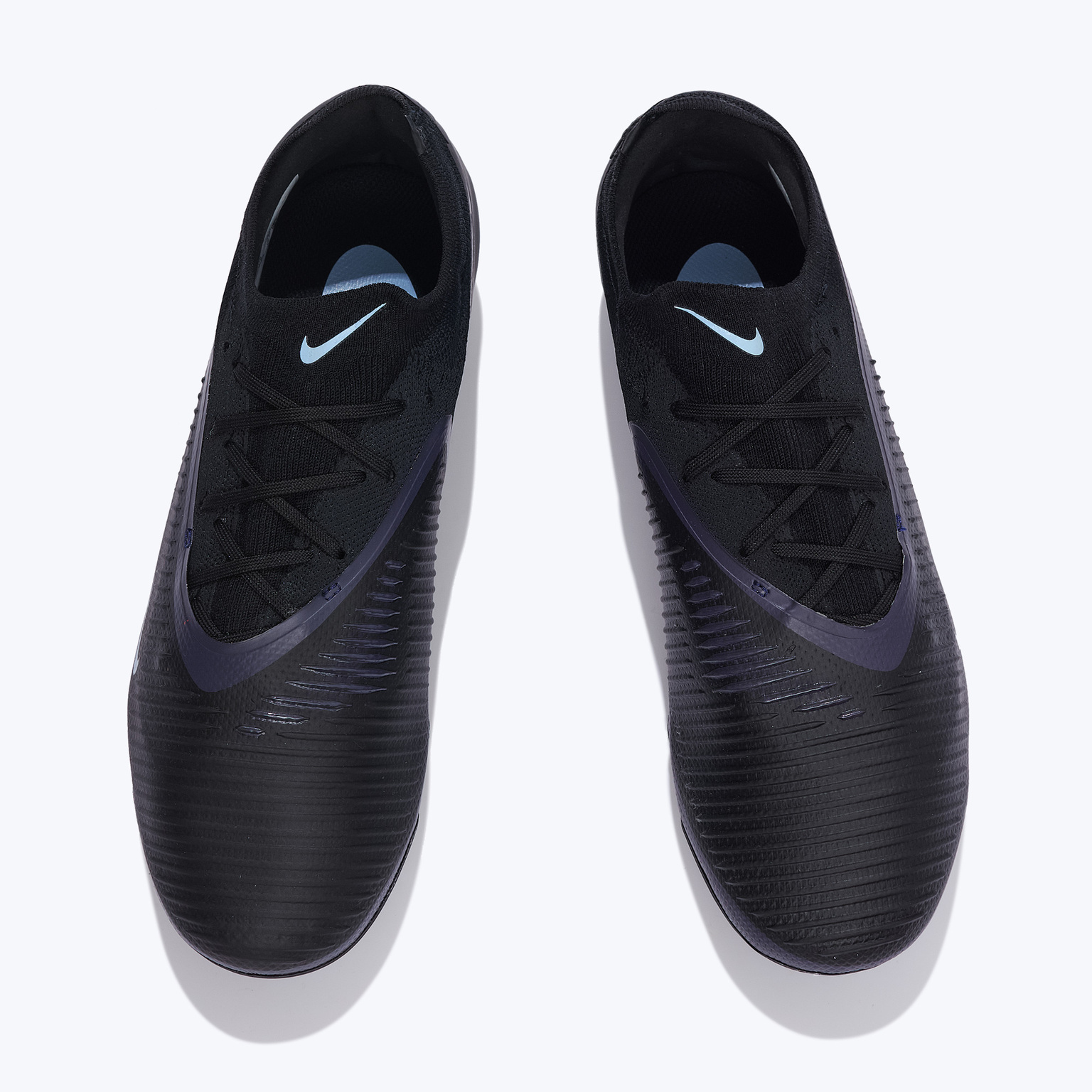 Бутсы Nike Phantom 6 Low Pro FG HJ4122-003