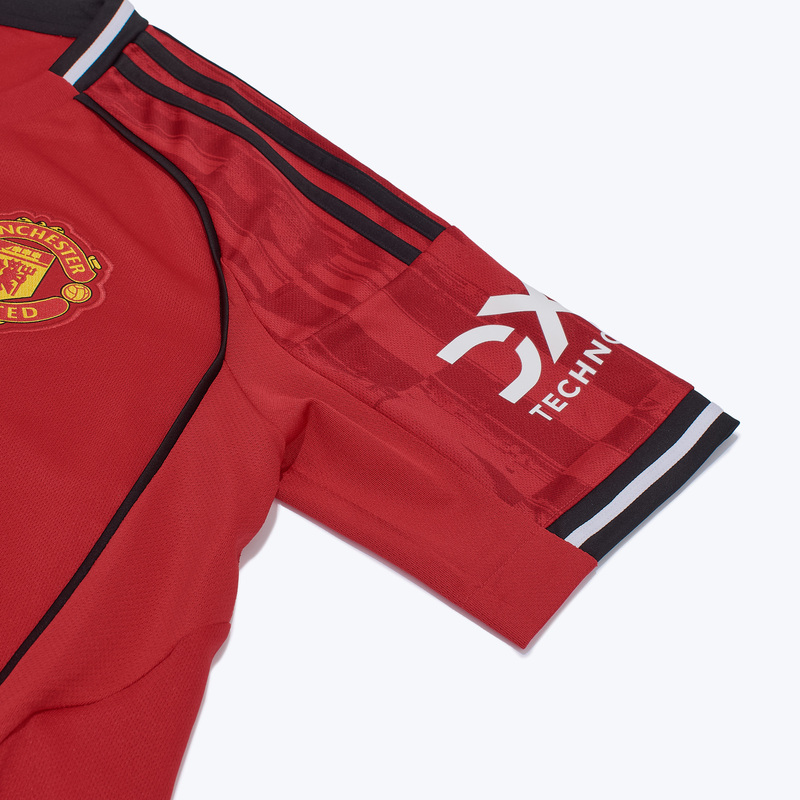 Футболка игровая домашняя Adidas Manchester United сезон 2025/26