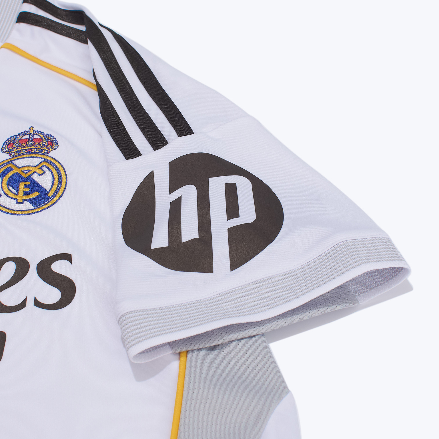 Футболка игровая домашняя Adidas Real Madrid сезон 2025/26