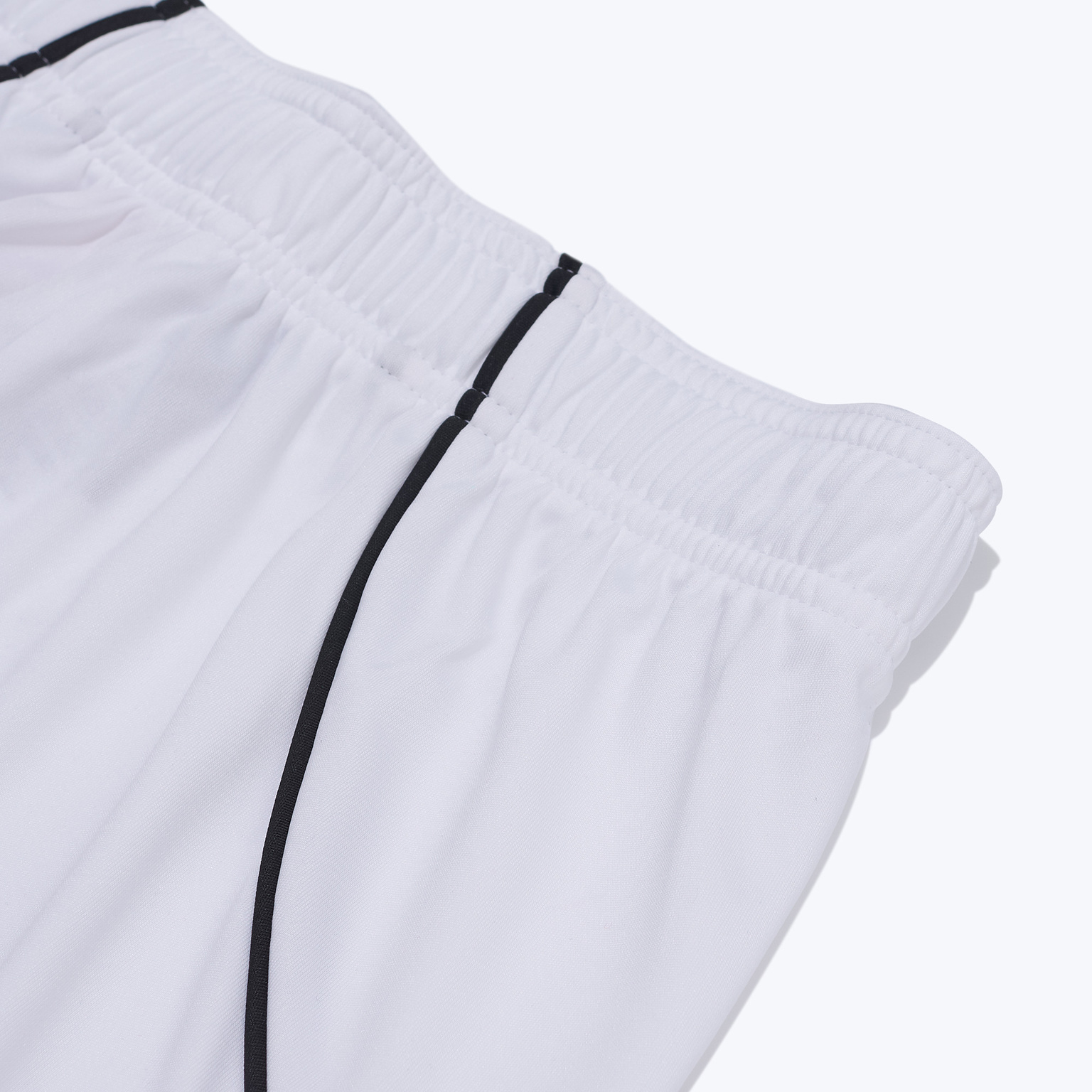 Подростковые шорты Adidas Manchester United Home сезон 2025/26 JP3017