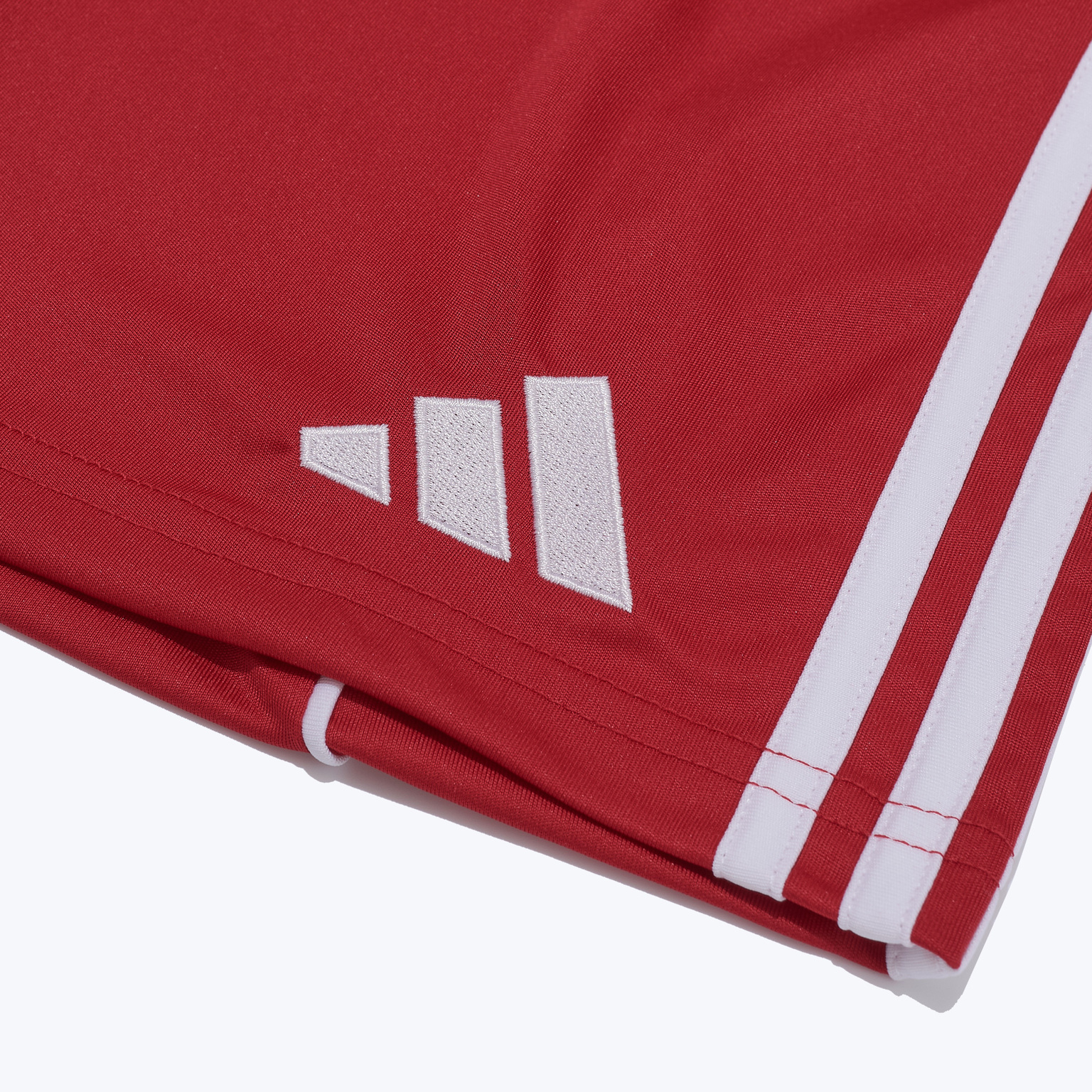 Шорты домашние подростковые Nike Liverpool сезон 2025/26 JV6441