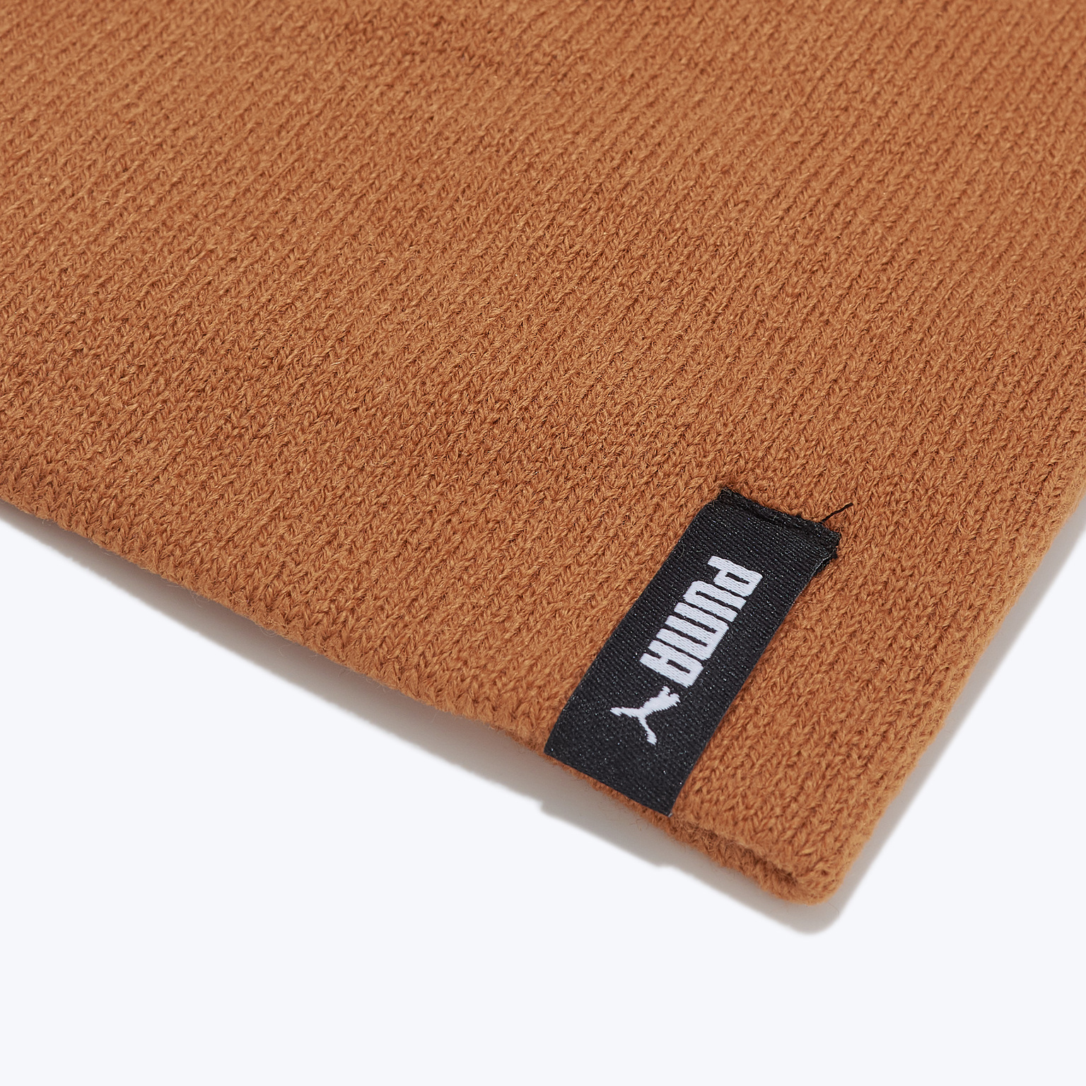 Шапка Puma Ess Cuffless 02343310