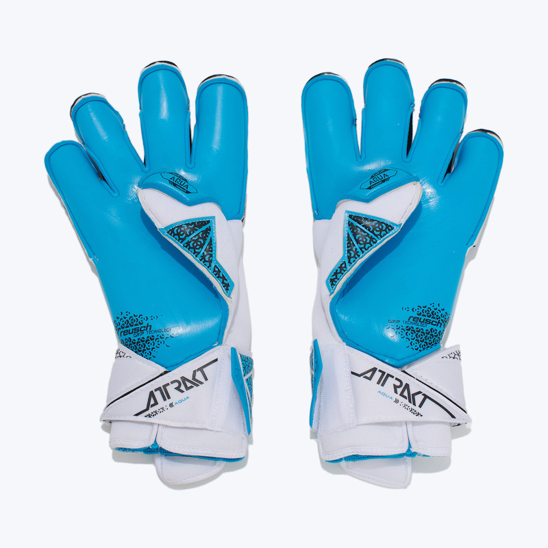 Перчатки вратарские Reusch Attrakt Aqua Evolution 5570455-1126
